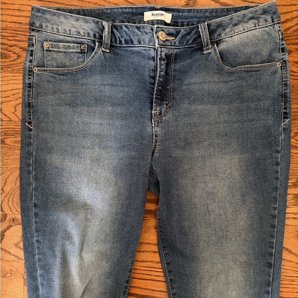 Kensie Light Blue Denim Women’s Jeans Zipper Leg Details Size: 10/30 - Picture 4 of 7